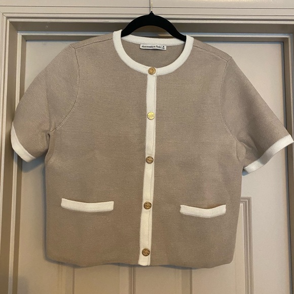 Abercrombie & Fitch Beige Cardigan with White Trim - Picture 1 of 3